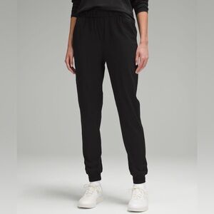 Stretch High-Rise Jogger *Full Length - size 8